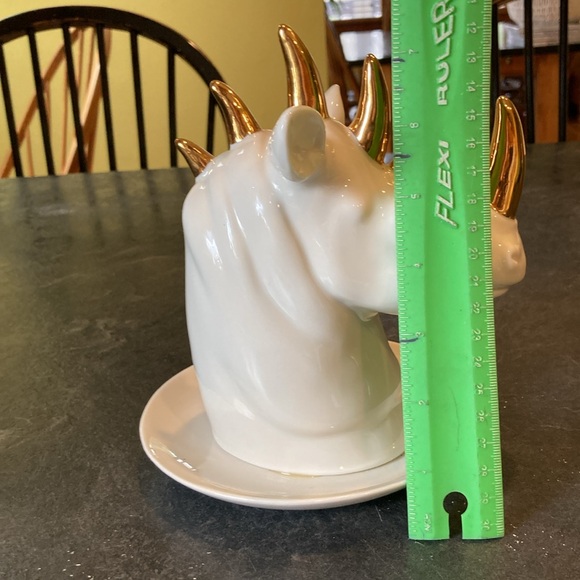 Willie Tsang Imm Living Cream gold rhinoceros ring holder - Picture 8 of 8